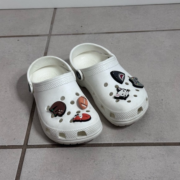 Crocs Kids Unisex‎ Slip On Sandals White With Charms size 12 - Picture 1 of 8